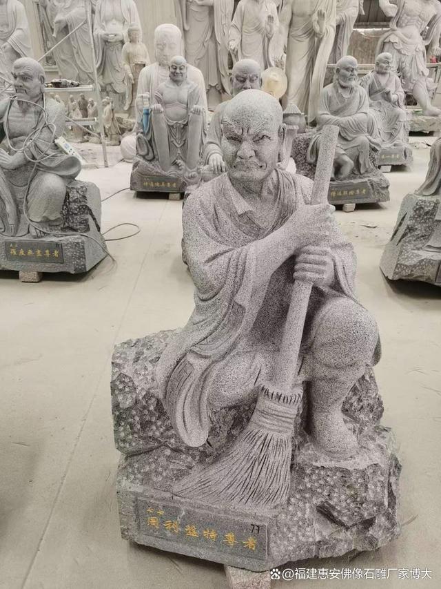 石雕十八罗汉坐像图片的宗教意义与文化传承